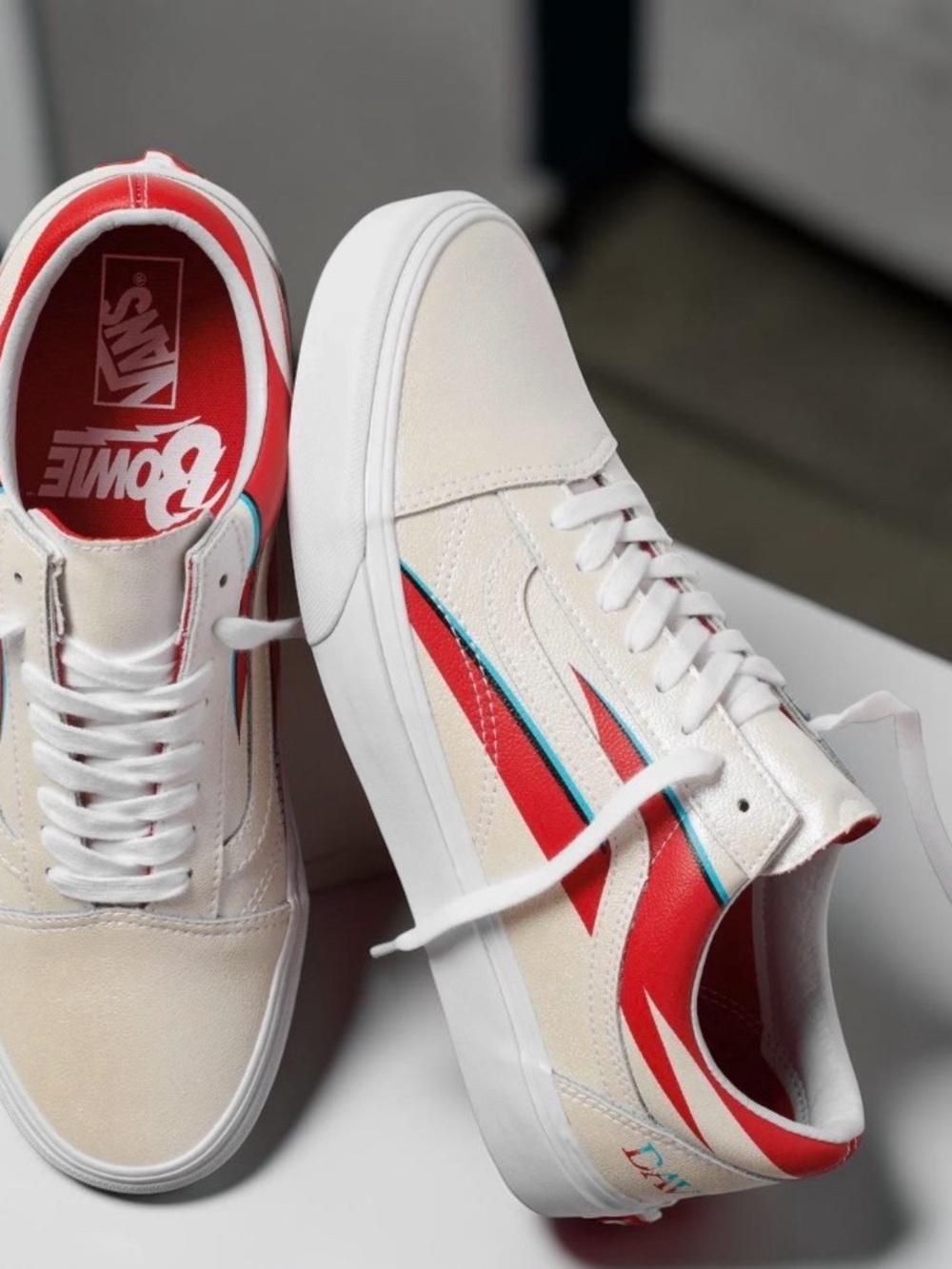 David Bowie x Vans Old Skool “Aladdin Sane” – Size 7